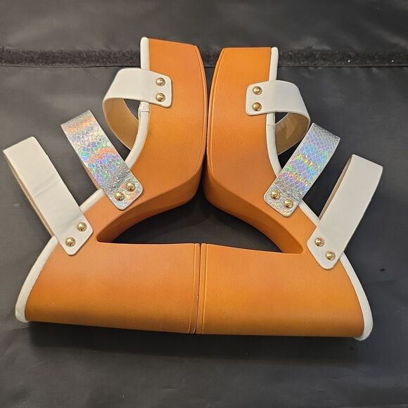 BRAND NEW KAYLEEN BY LOS ANGELES THREE STRAPS  BLOCK -HEEL SQUARE TOE SANDAL - Picture 12 of 15